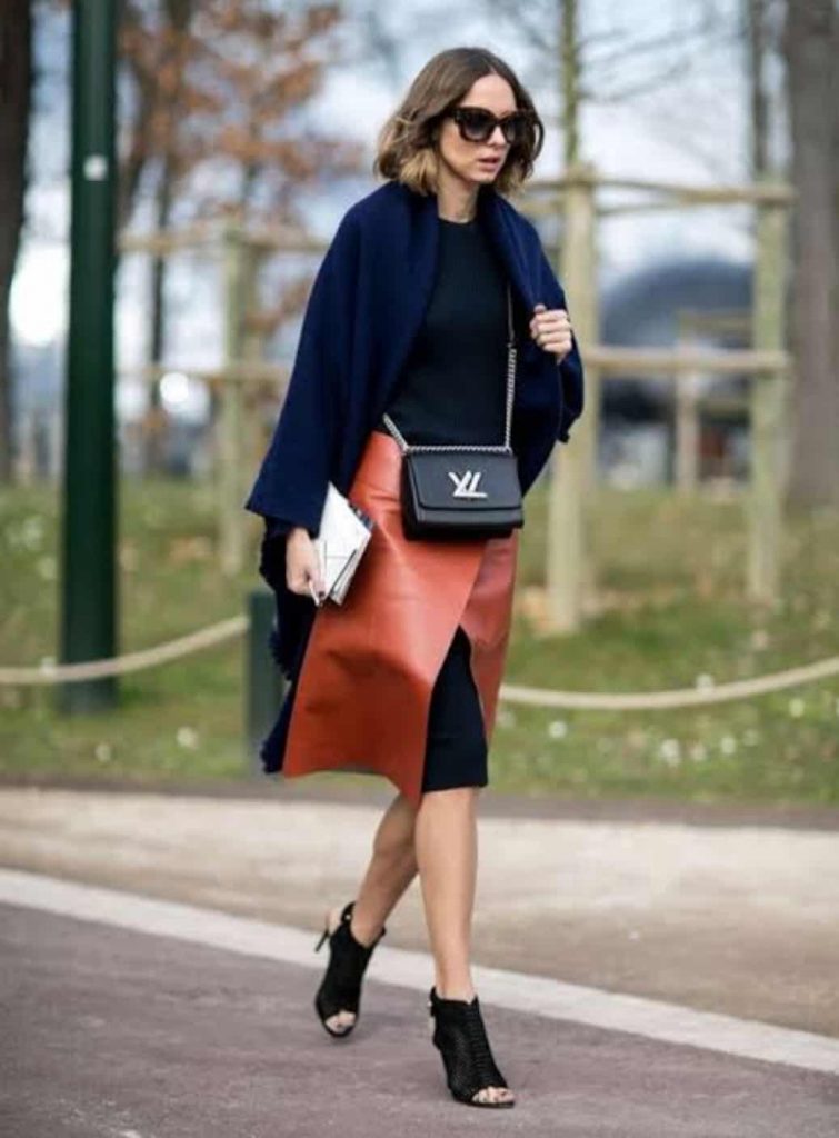 Matching handbags and Shoes will create a huge impact on your personality